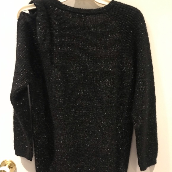 Elsamanda Sweater - Picture 2 of 6